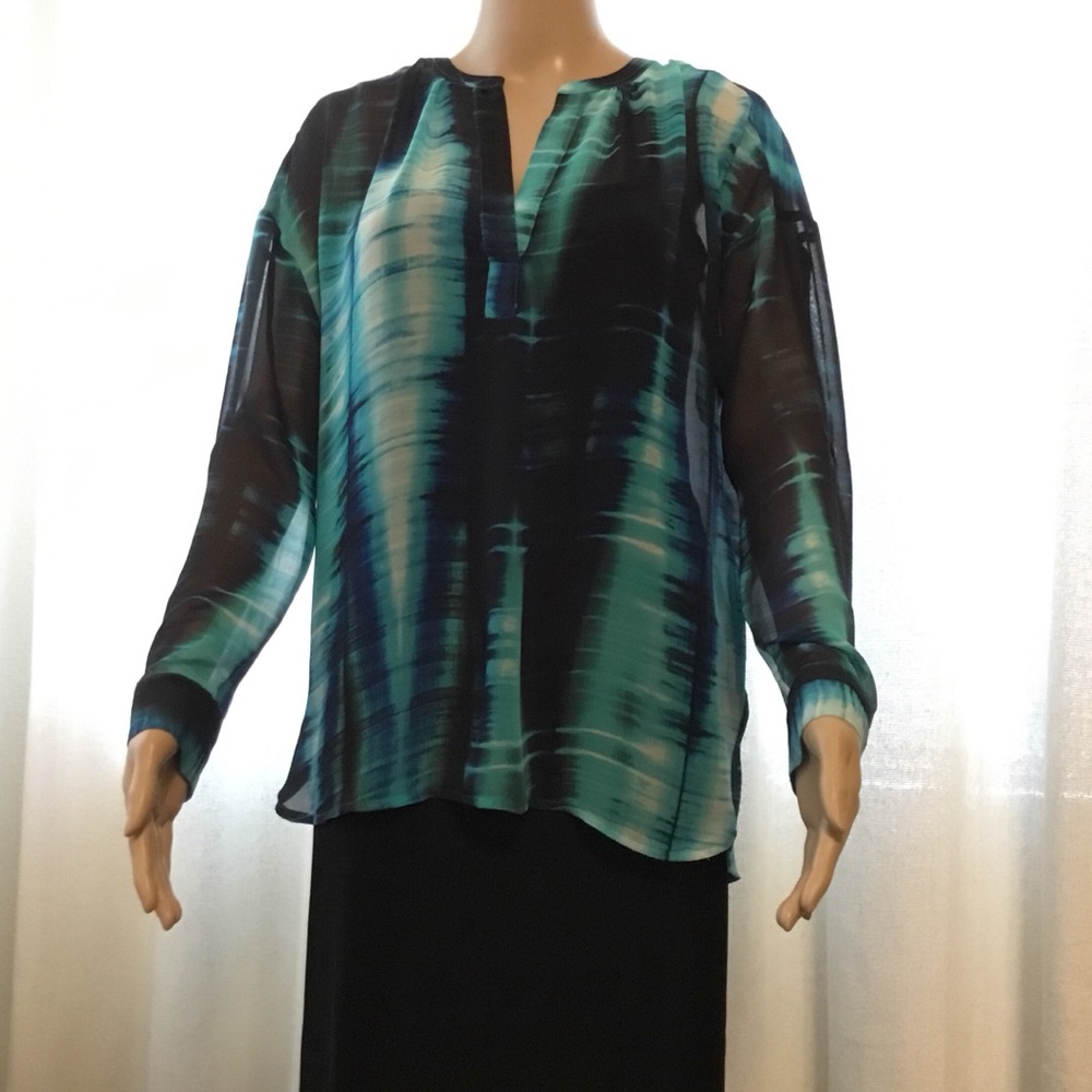 ❌SOLD❌ Vince Camuto sheer long sleeve blouse/cover - Picture 1 of 8